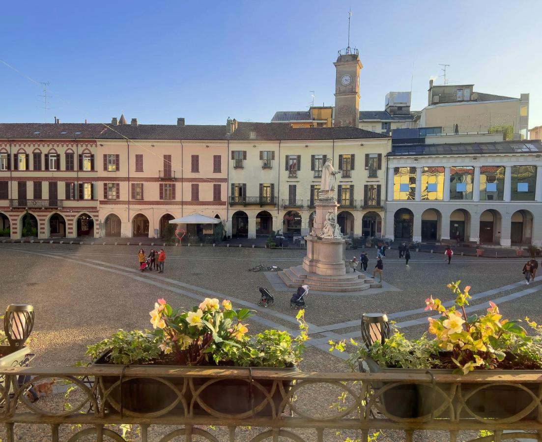 Отель Dimora Conte Cavour Верчелли Экстерьер фото