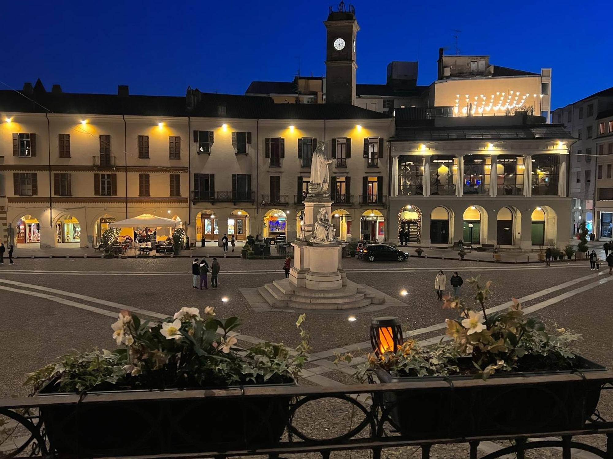Отель Dimora Conte Cavour Верчелли Экстерьер фото
