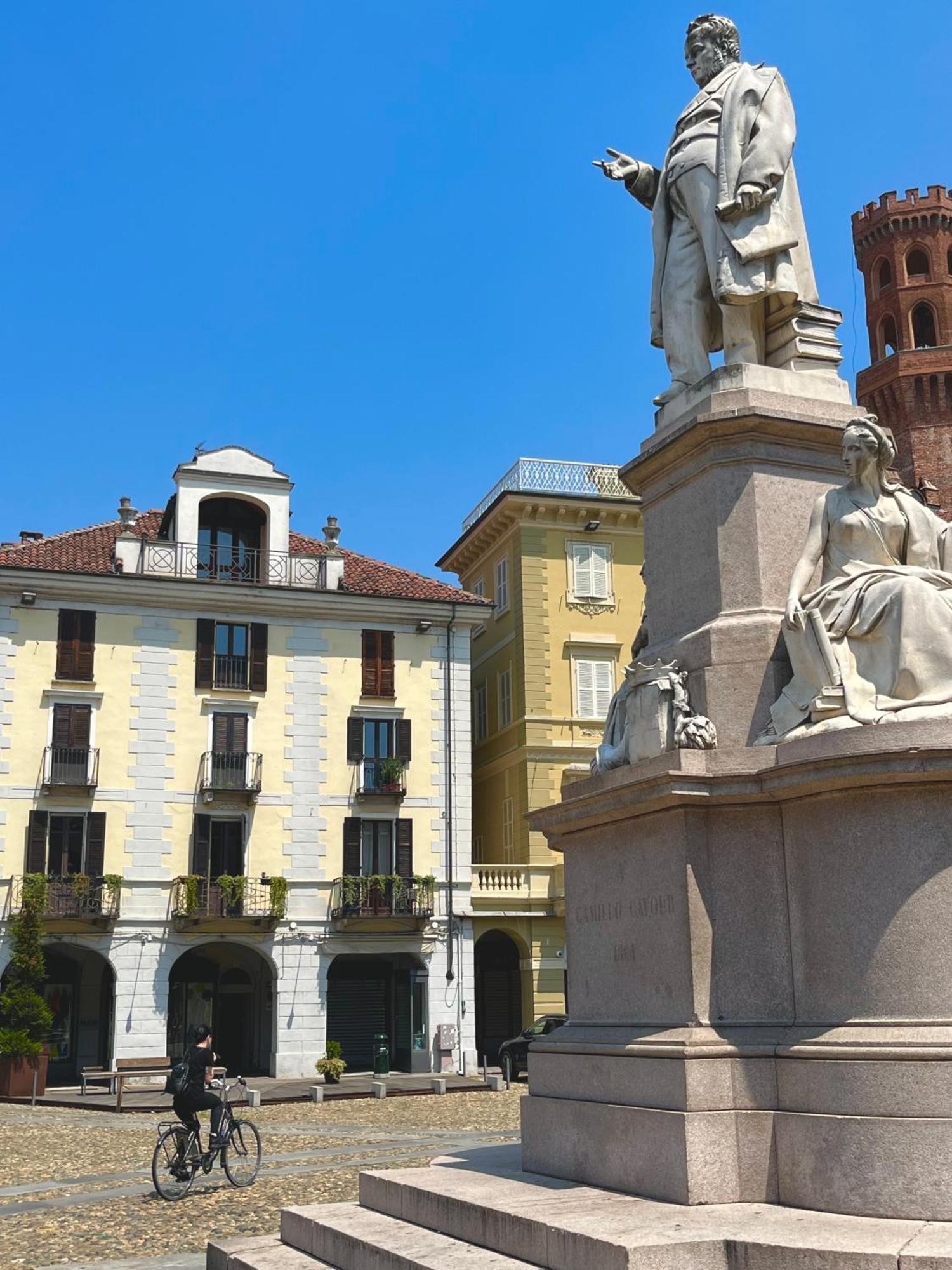 Отель Dimora Conte Cavour Верчелли Экстерьер фото